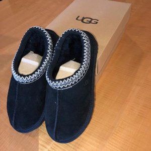 UGG Tasman Black Size 9 Women NWT